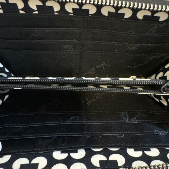 Vera Bradley Classic Black Leather Womens Wallet Clutch - Picture 3 of 4